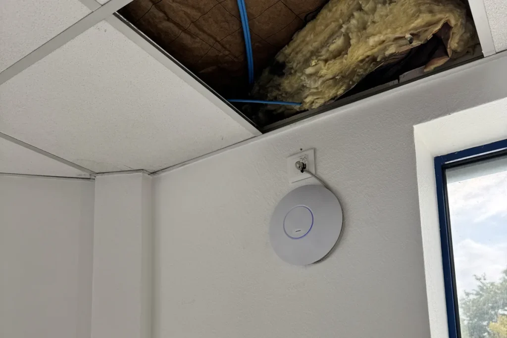 passage cable reseau faux plafond 16 9